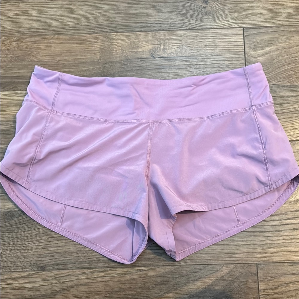 Lululemon speed up shorts - 2.5 inch - size 6
